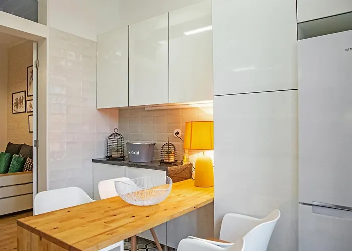 Colourful And Tasteful 2bedroom In Graca Lisboa