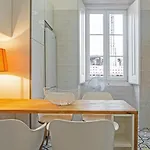 Colourful And Tasteful 2bedroom In Graca