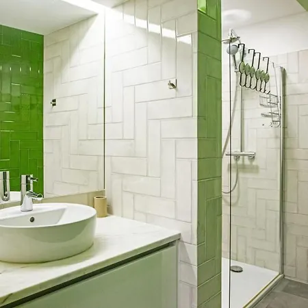 Colourful And Tasteful 2bedroom In Graca Apartment *